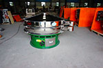 1500型三次元振動(dòng)篩，產(chǎn)量可達(dá)1100kg/h。